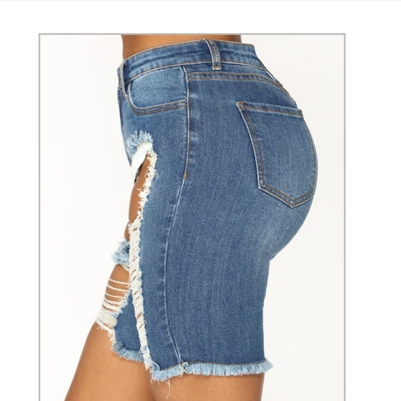 Ripped highwaist denim shorts NWOT - Picture 3 of 3